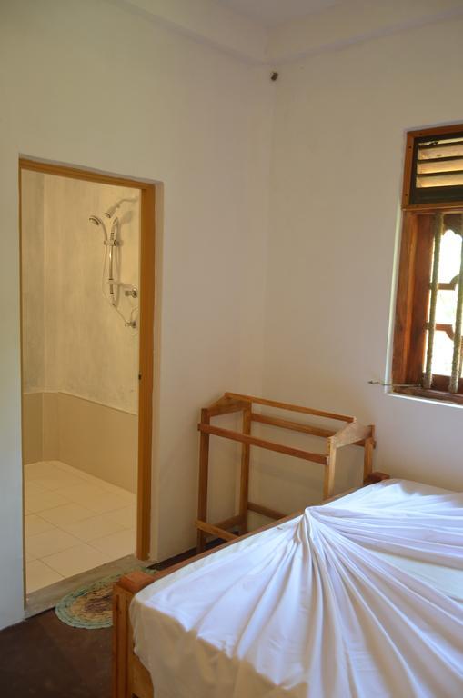 Yaye Guest House Tissamaharama Exteriör bild