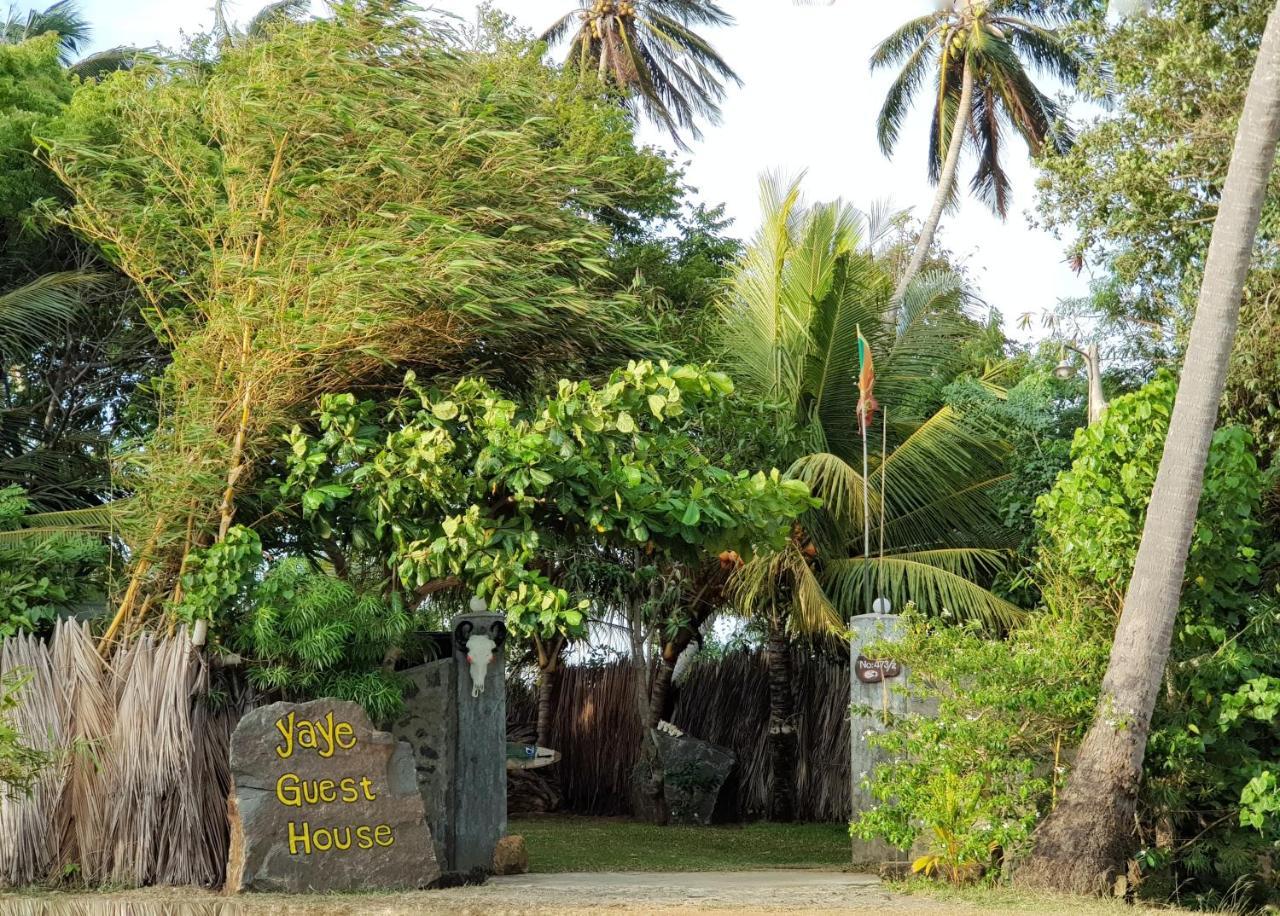 Yaye Guest House Tissamaharama Exteriör bild